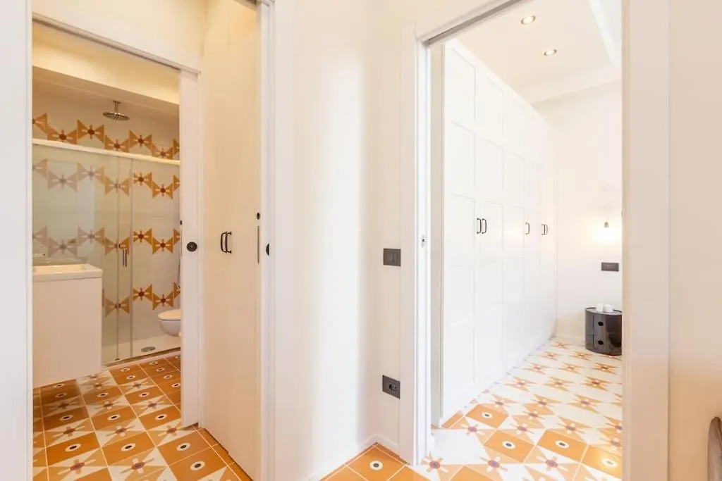 4Fo6 Navigli-Duomo -Yellow Chic Apartment - Milan