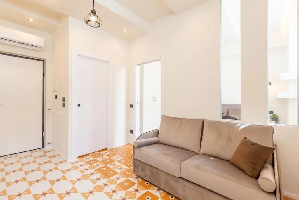 4Fo6 Navigli-Duomo -Yellow Chic Apartment - Milan Italy