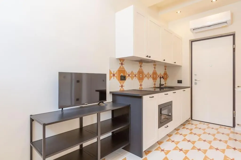 4Fo6 Navigli-Duomo -Yellow Chic Apartment - Mediolan Włochy